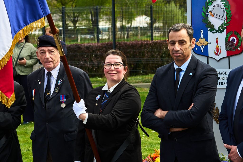 La fierté de cette jeune porte-drapeau à l'AGD 2025